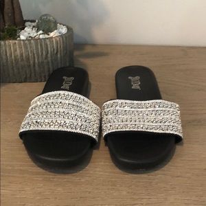 Brash Oma Slide Sandals Black Silver Bling size 8